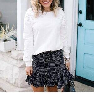 Flawless Ivory Lace Detail Crewneck Pullover Sweatshirt Size Large EUC